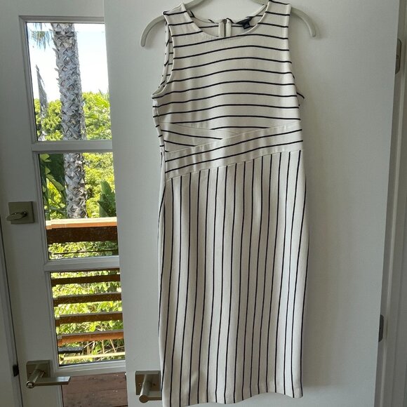 Ann‎ Taylor Petite Sleeveless Stripe Dress in Black and White, Size 6P - Picture 1 of 8